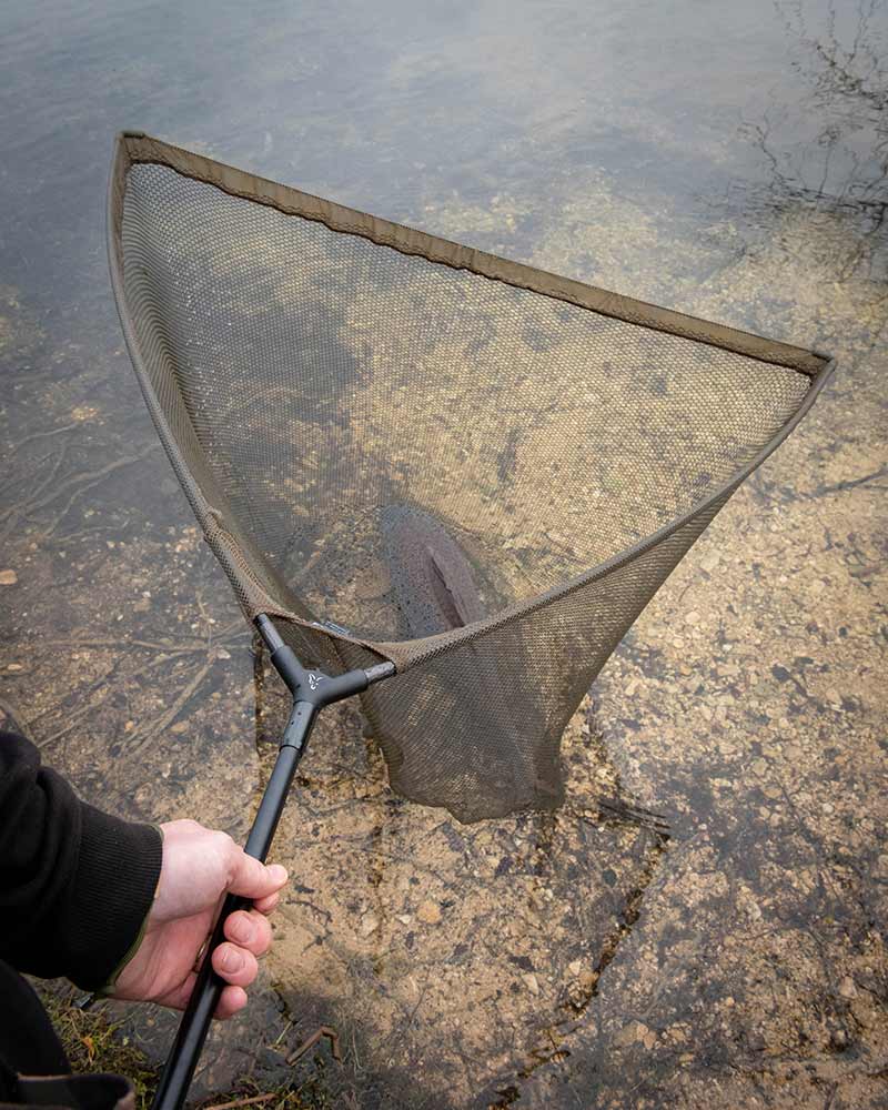 Fox Eos - X Landing Net - 2 delige steel - dé KarperCentrale